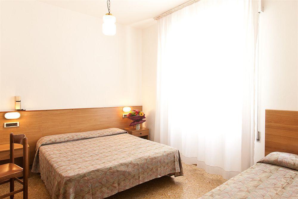 Hotel Manzoni Lido di Jesolo Zewnętrze zdjęcie