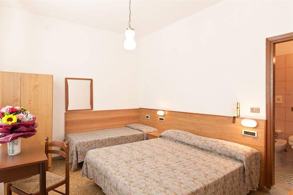 Hotel Manzoni Lido di Jesolo Zewnętrze zdjęcie